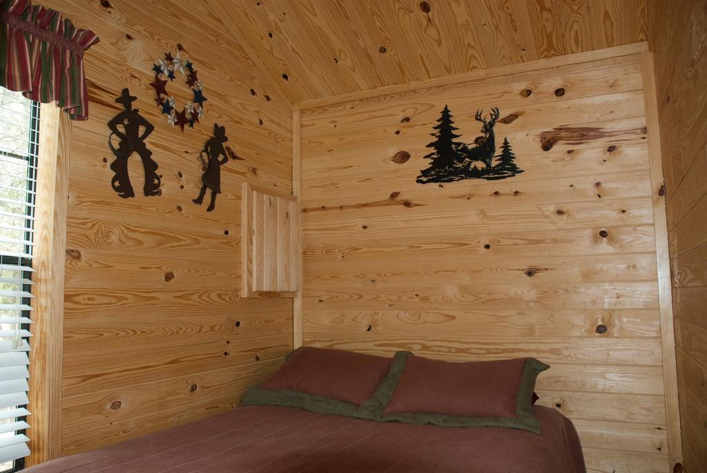 Medina Lake Camping Resort Cabin 3 Lakehills Luaran gambar